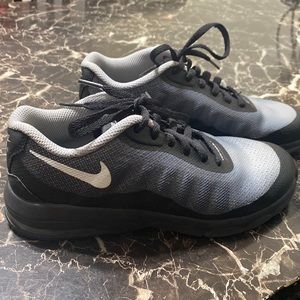 Youth 2.5 Nike shoes!